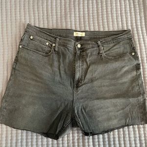 Madewell Mom Jean Black Denim Short size 36 20W 22W